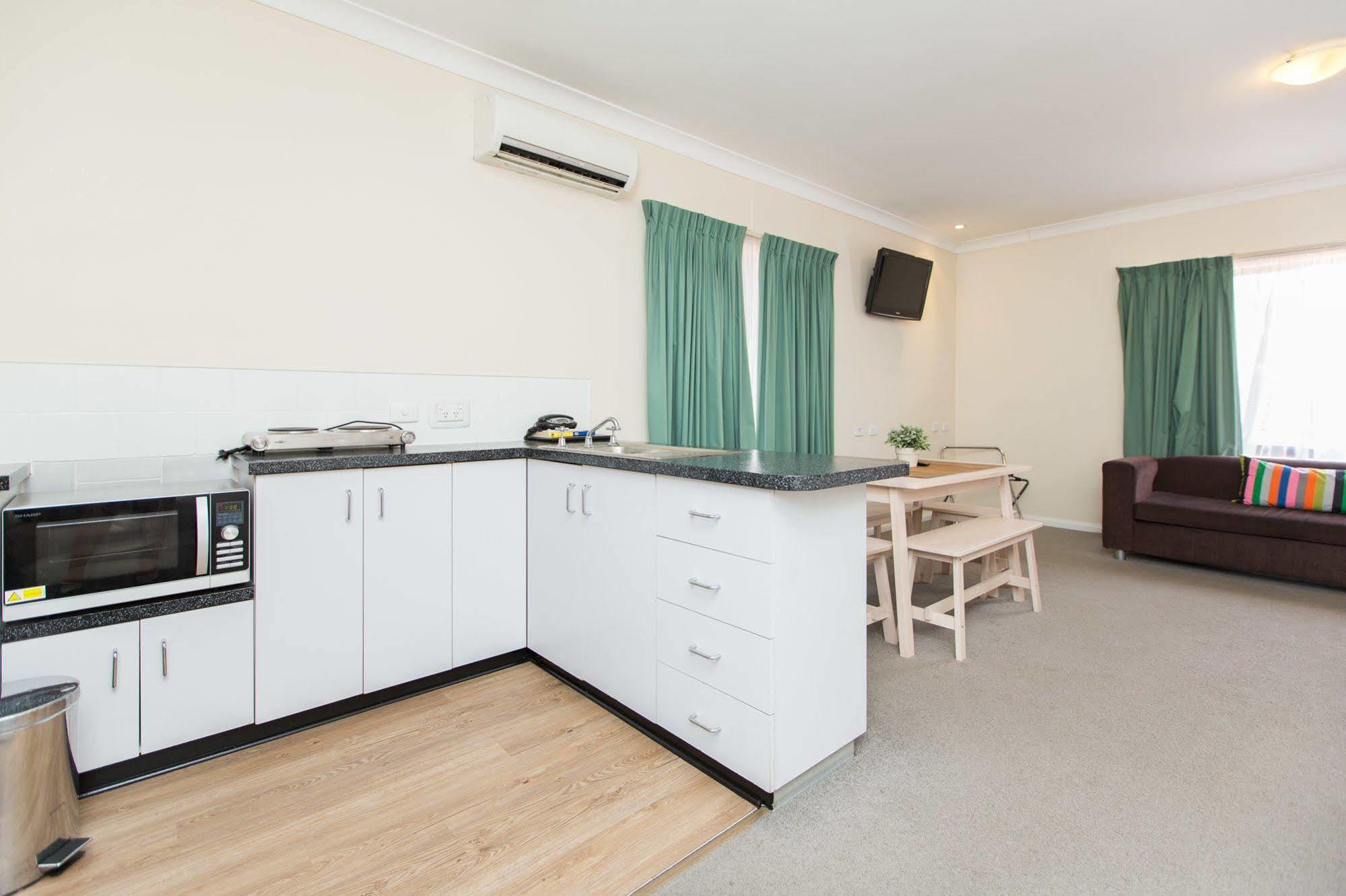 Lincoln Cottage Motor Inn Вага Вага Екстериор снимка